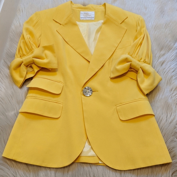 Sara Berman bright yellow bow sleeve blazer. - Picture 3 of 11